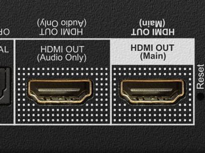 Divi HDMI porti Zappiti Signature multivides atskaņotājam, viens marķēts kā "HDMI OUT (Audio Only)", otrs - "HDMI OUT (Main)"