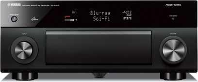 Yamaha RX-A1010 sort home cinema-forstærker set forfra, blåt display, sølvfarvede knapper