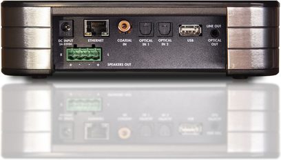 Integreret stereo hi-fi forstærker Electrocompaniet RENA SA-2, bagsidevisning, synlige stik: DC input, Ethernet, koaksial, 2 optiske, USB, line out, optisk udgang, højttalerudgang, børstet metalfinish