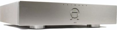Primare A30.3 mkII effektforstærker, set forfra, rektangulært børstet metalkabinet, minimalistisk frontpanel med knap og centreret logo