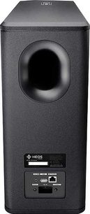 Denon HEOS SUBWOOFER sort baskabin, set forfra, vertikal rektangulær form, central cirkulær højttaler, kontrolpanel i bunden