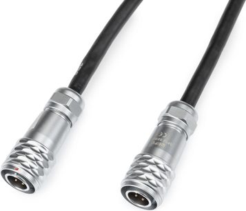 se entrega con un adaptador de corriente CC