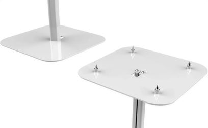 Twee Flexson Essentials vloerstandaarden wit, bovenaanzicht, vierkante basis, centrale stang