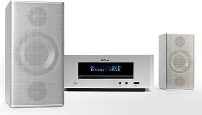 Sølvfarvet Arcam Solo Mini high-fidelity system bestående af en CD-afspiller, en forstærker og to højttalere