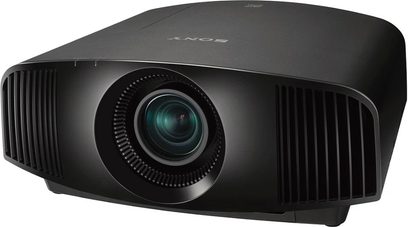 Sony VPL-VW270ES sort videoprojektor, let skråt forfra, afrundet form, centralt objektiv, sidegittere til ventilation