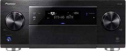 Pioneer SC-LX86 sort hjemmebiografsforstærker, set forfra, blå display "DTS-HD MSTR", knapper og drejeknapper til justering
