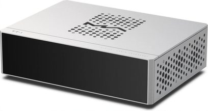 Transport numérique Matrix Audio TT‑1 en aluminium argent mat, façade avant noire lisse, motif de ventilation en S sur le dessus, grilles latérales perforées, vue trois‑quarts avant