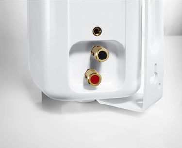 Boxă de exterior Canton PRO X.3 albă vedere din spate, borne aurite roșu și negru și suport de fixare metalic