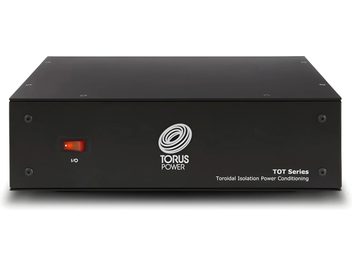 Conditionneur secteur Torus Power TOT MAX noir rectangulaire avec un interrupteur rouge à gauche et un logo blanc au centre