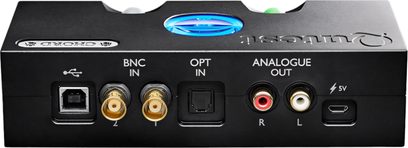 Sort audio DAC Qutest sort, bagfra, USB-, BNC-, optiske stik, analoge RCA-udgange, strømport