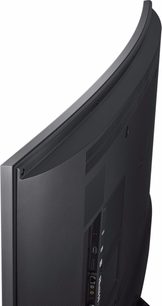 Televisor Samsung UE55JU7500 visto de perfil, pantalla curva, marco fino negro, pie central metálico