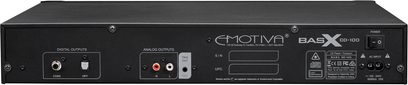 Emotiva BASX CD-100 CD-afspiller set forfra, sort front med display, knapper og stik på fronten og bagsiden