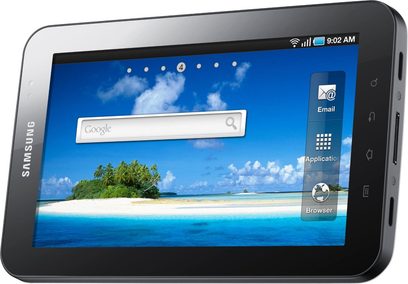 Samsung GALAXY Tab 7510 tablet set forfra, tændt skærm der viser et tropisk strandmiljø og brugergrænsefladen