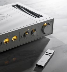 Silver Rose RA280 integrated stereo hi-fi amplifier with backlit VU meters, large volume knob and matching remote control