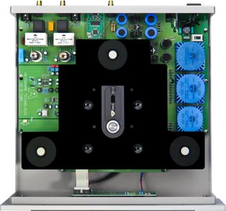 Indvendigt i en Metronome Technologie CD8 USB Tubes sort CD-afspiller, elektroniske kredsløb og blå vakuumrør
