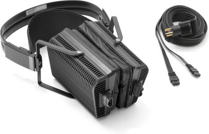Ανοιχτά ακουστικά hi-fi STAX Lambda SR-L700MK2 μαύρου χρώματος, εμφανίζονται από μπροστά και πλάγια όψη με αποσπώμενο καλώδιο και σύνδεσμο