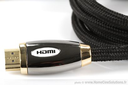 HDMI-kabel Neutrino Optimal 5 m, guldbelagt stik, sort flettet kappe, nærbillede af stikkets ende