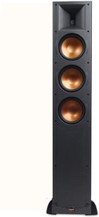 Klipsch RF-63 svart gulvhøyttaler, sett forfra, med tre runde, gylne høyttalerelementer plassert vertikalt