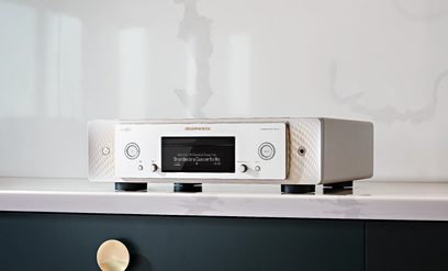 Marantz SACD 30n CD-spiller i sølv-gull sett forfra, display, kontrollknapper, børstet frontpanel