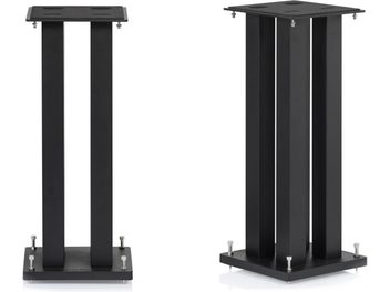 Due piedistalli per diffusori Norstone Design Stylum Square nero satinato, struttura metallica rettangolare, presentati affiancati su sfondo bianco