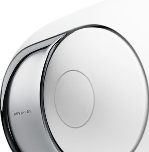Бездротова підключена колонка DEVIALET PHANTOM I 103 DB chrome, вид з боку, овальна форма, гладка та блискуча поверхня
