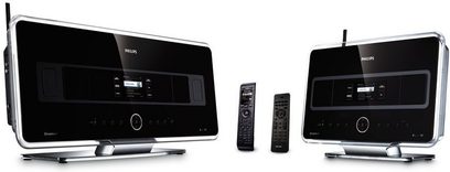 Philips WACS7500 sort hi-fi-minianlæg, set forfra, to identiske højttalere med skærm, knapper og fjernbetjeninger