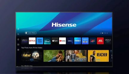 Hisense Smart TV set forfra med VIDAA-interface og applikationerne Netflix, Prime Video og Disney+