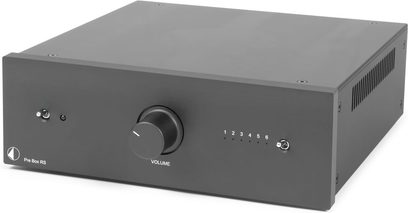 Pro-Ject Pre Box RS sort forstærker, rektangulært mat sort kabinet, front med drejeknap og 6 LED'er