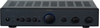 Rotel RA-06 svart hi-fi stereoanlegg, frontvisning, med knapper, rattspake, hodetelefonutgang og kontakter på frontpanelet