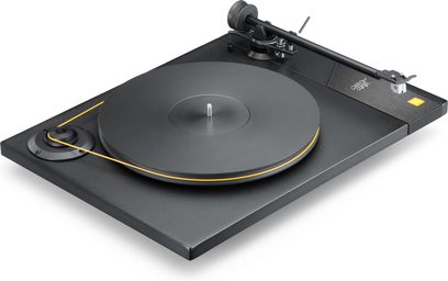 Platan vinil Mofi Electronics StudioDeck negru, platou mat și curea portocalie aparentă, vedere din trei sferturi
