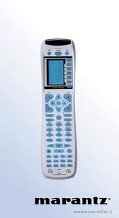 Hvid universal fjernbetjening fra Marantz, set forfra, med blå LCD-skærm, mange blå og grå knapper på det numeriske tastatur