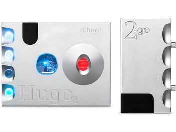 Convertitore DAC Chord Hugo 2 argento, vista frontale e laterale, con oblò luminoso rosso e pulsanti retroilluminati blu