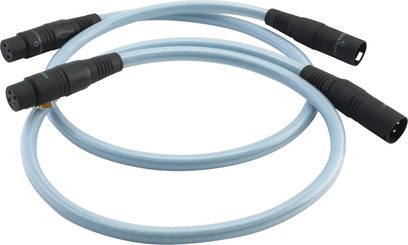 Cavo audio analogico Oehlbach Series 2 XLR 1m azzurro chiaro, guaina intrecciata in nylon, connettori XLR nero opaco maschio e femmina, vista leggermente dall’alto