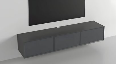 Nástěnný AV nábytek Clic Classic Series model 242, matná tmavě šedá dýha, tři dvířka, průchodky na kabely
