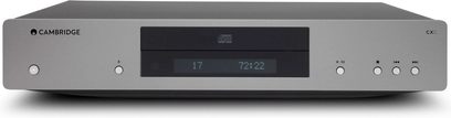 Lettore CD Cambridge Audio CXC V2 grigio antracite con finitura argento, vista frontale, display digitale blu, design minimalista della facciata