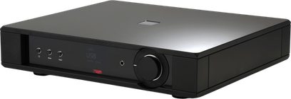 Ampli intégré stéréo Rega Mercury noir, vue de trois quarts, grand bouton de volume et afficheur USB