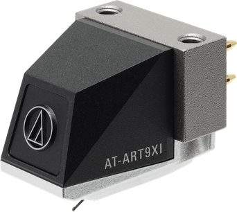 Celulă pentru pickup hi-fi Audio Technica AT-ART9XI negru și argintiu, vedere din unghi cu logo și conectori vizibili