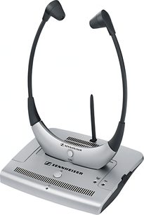 Åben hi-fi hovedtelefon Sennheiser RS 4200 II i grå og sort, set forfra, placeret på en sølvfarvet opladningsbase
