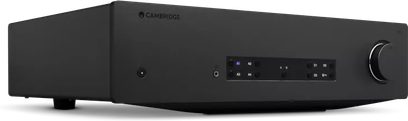 Integreret stereo-forstærker Cambridge Audio CXA81 MkII sort, set i trekvart vinkel med centralt display og stor volumenkontrolknap