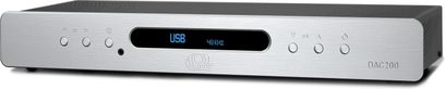 Convertitore audio DAC Atoll DAC200 Signature argento, pannello frontale, telaio in metallo spazzolato color argento, su legno scuro