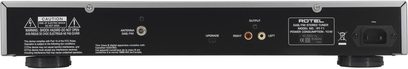Sort Rotel RT-11 tuner, frontpanel med skærm, knapper og kontroller, tæt forfra-udsigt