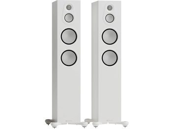 Monitor Audio Silver 300 8G fehér álló hangsugárzópár, elölnézetben, négy látható hangszóróval