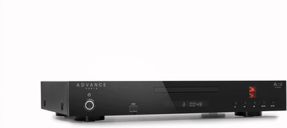CD přehrávač Advance Paris ACD Apex černý, kovové provedení, pohled z předního tříčtvrtečního úhlu, štěrbina, displej, USB port, okénko s elektronkami, tlačítka