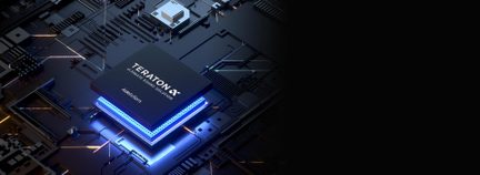 Siyah anakart üzerinde mavi LED aydınlatmalı üstten görülen Astell&Kern Teraton Alpha ses çipi