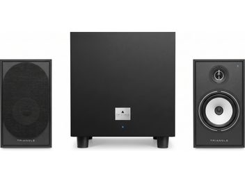 Zwarte Triangle-luidsprekerset met centrale subwoofer en twee compacte luidsprekers, vooraanzicht