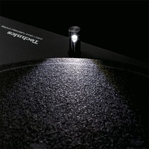Technics SL-1200M7B Hi-Fi-Plattenspieler in Gelb, Großaufnahme, leicht schräge Kameraeinstellung, LED-Licht an