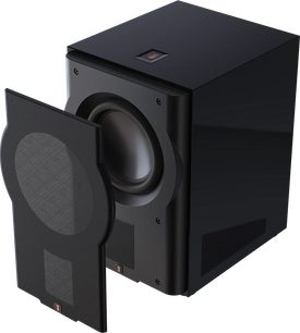 Subwoofer R210s, Perspektivansicht, rechteckiges schwarzes Gehäuse, sichtbarer runder Lautsprecher, abnehmbare geneigte Abdeckung