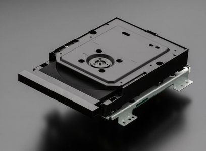 Marantz SACD 30n must CD-mängija, vaade ülalt ja nurga alt, kaas avatud, näha on plaadialus ja mehhanismid