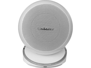 Enceinte compacte Cabasse iO3 sur socle blanc mat, finition Blanc, vue de face, grille métallique circulaire perforée
