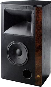 JBL S2600 bibliotekshøjttaler set fra 3/4 vinkel, sort højttaler, diskantdome, kabinet i lakeret træ